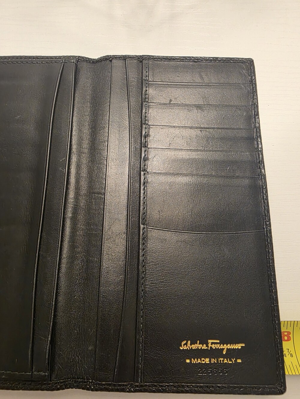 Salvatore Ferragamo Black Lizard Embossed Calf Leather Bifold Wallet - Picture 4 of 7